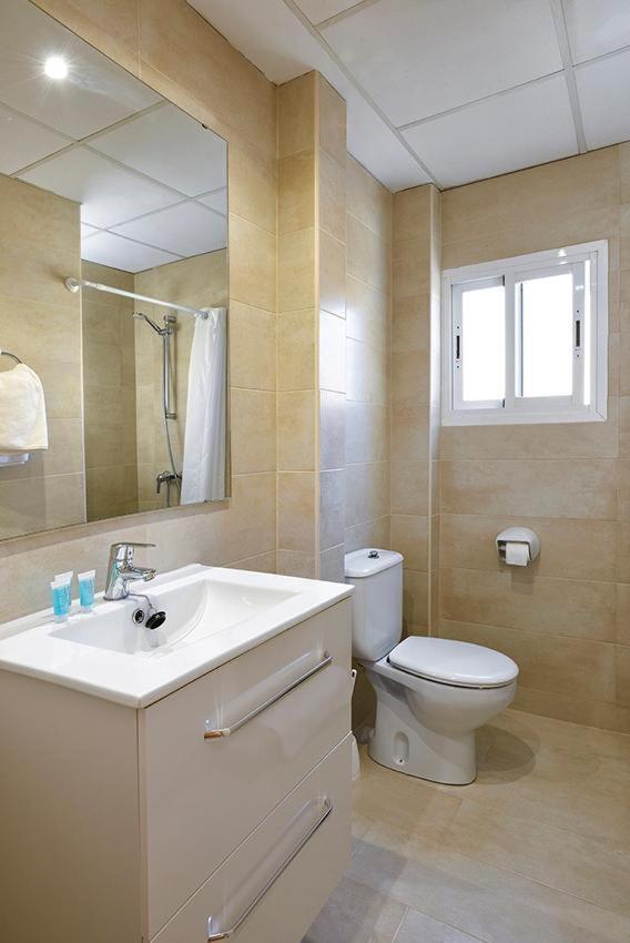 Hsr Gil (Adults Only) Hostel Palma Nova  Exterior photo