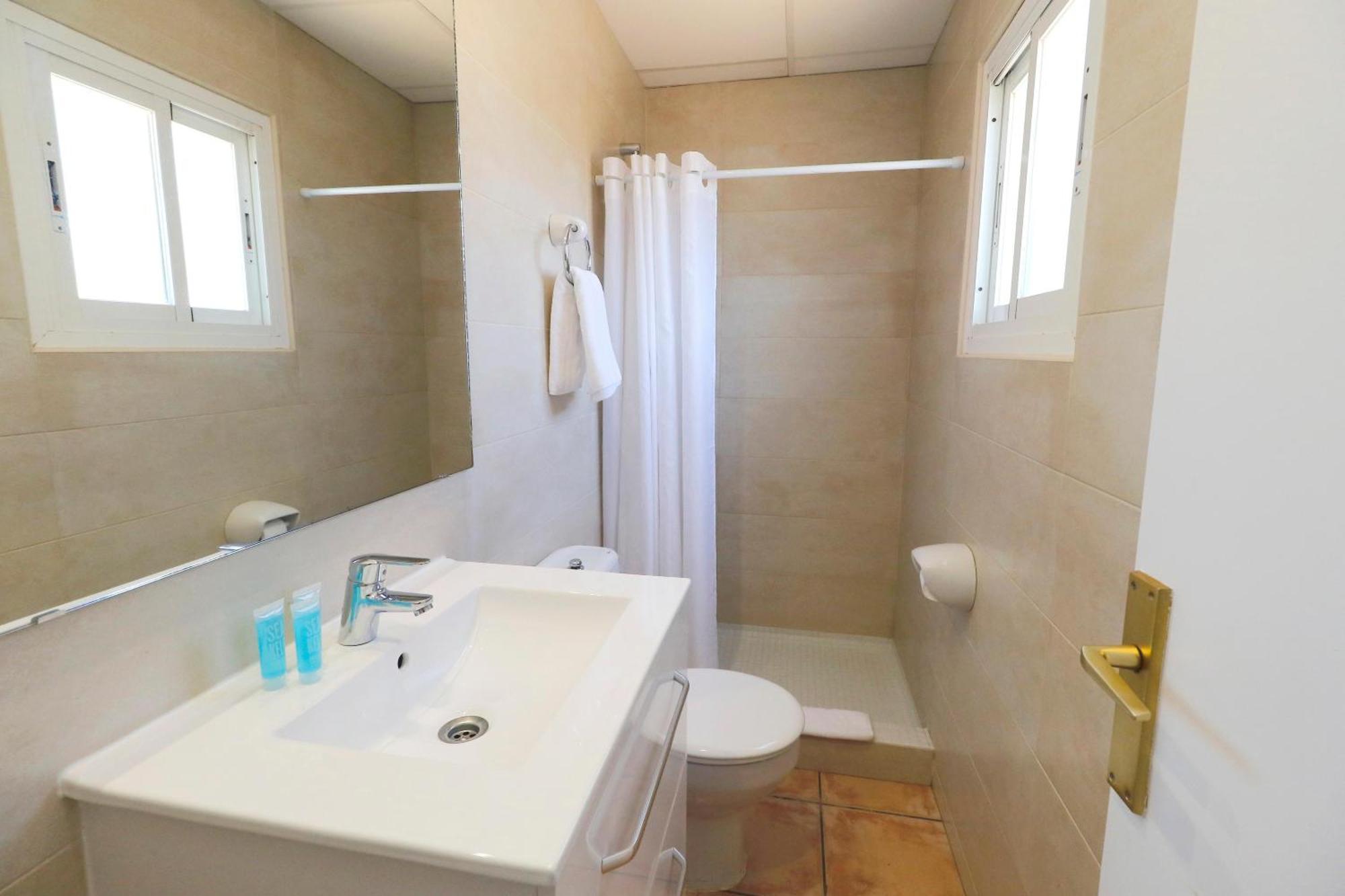 Hsr Gil (Adults Only) Hostel Palma Nova  Exterior photo