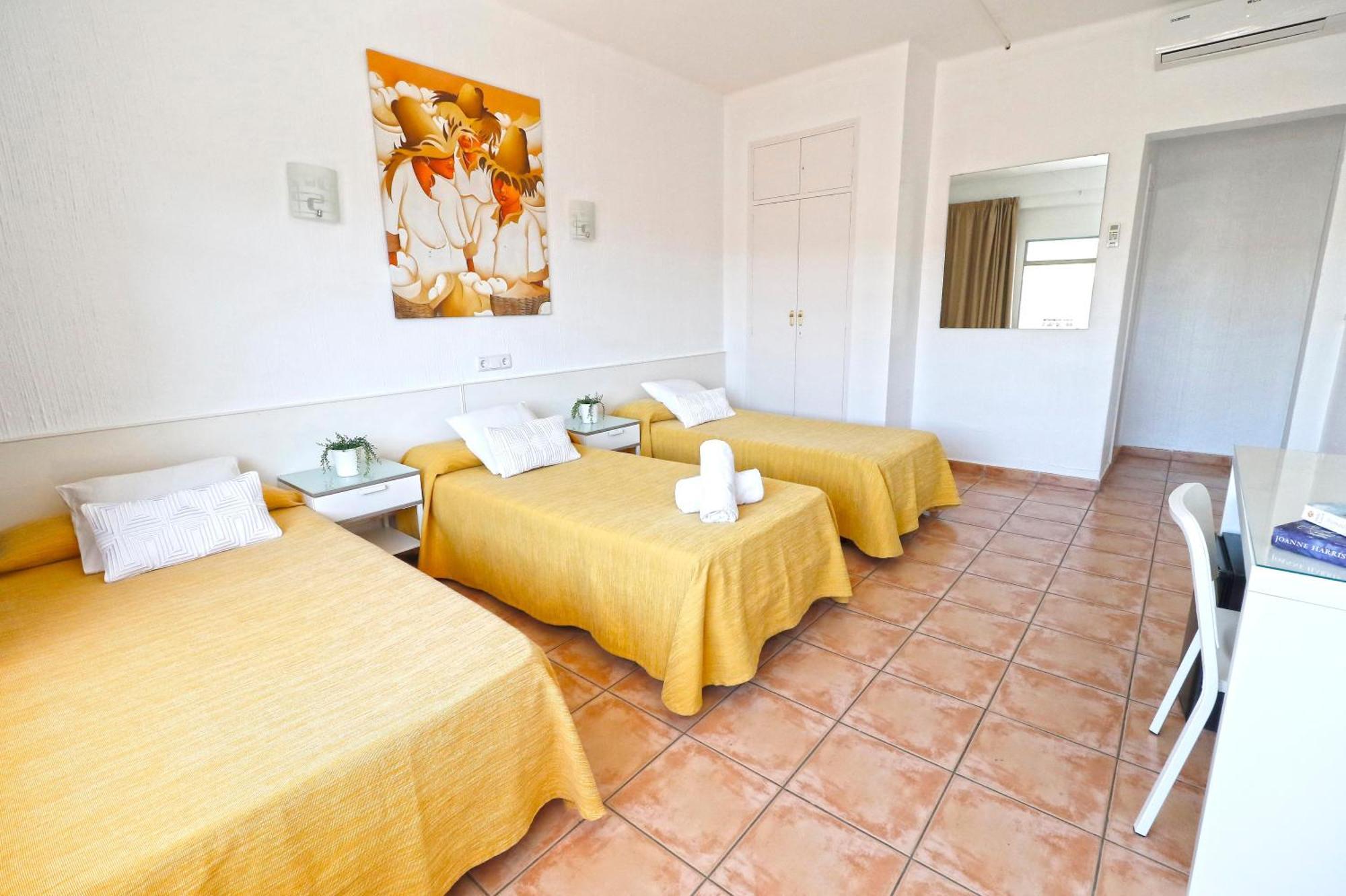 Hsr Gil (Adults Only) Hostel Palma Nova  Exterior photo