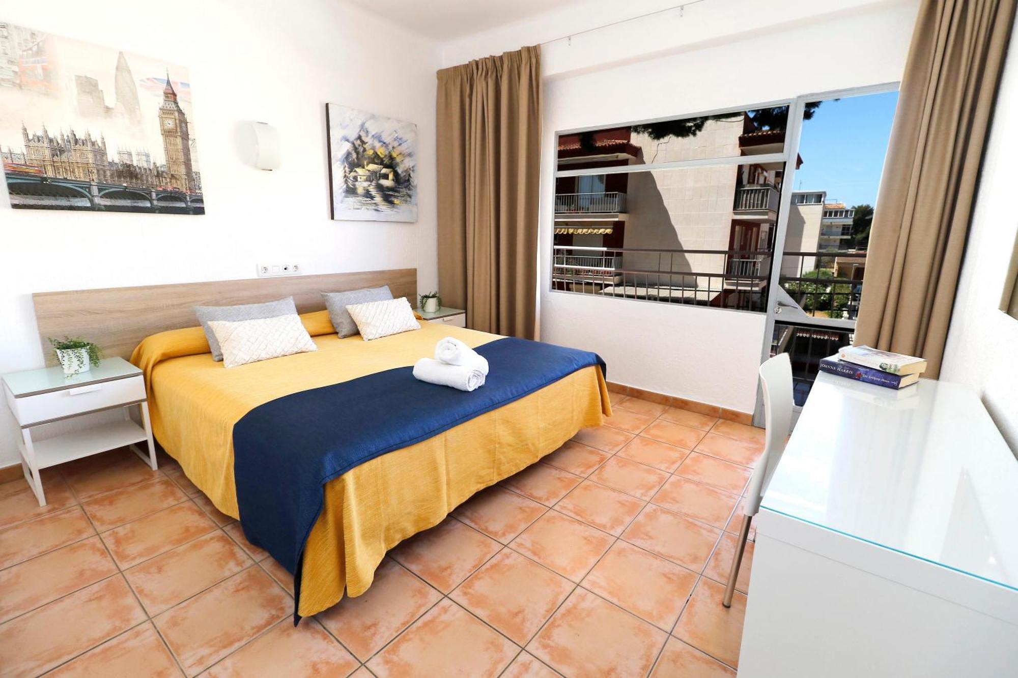Hsr Gil (Adults Only) Hostel Palma Nova  Exterior photo