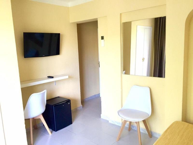 Hsr Gil (Adults Only) Hostel Palma Nova  Exterior photo
