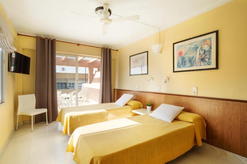 Hsr Gil (Adults Only) Hostel Palma Nova  Exterior photo