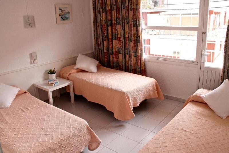 Hsr Gil (Adults Only) Hostel Palma Nova  Exterior photo