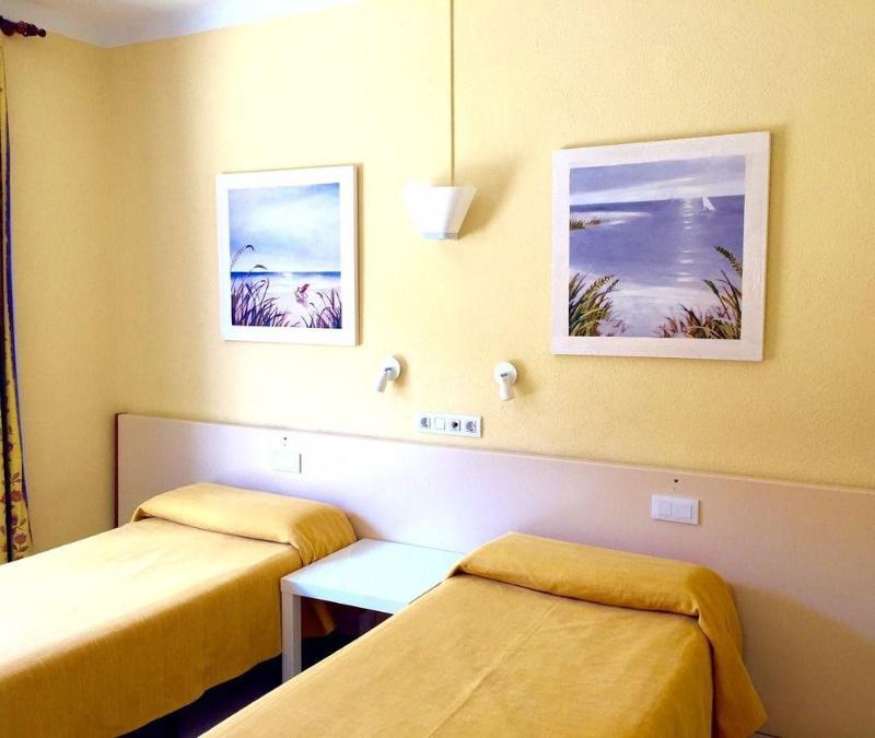Hsr Gil (Adults Only) Hostel Palma Nova  Exterior photo